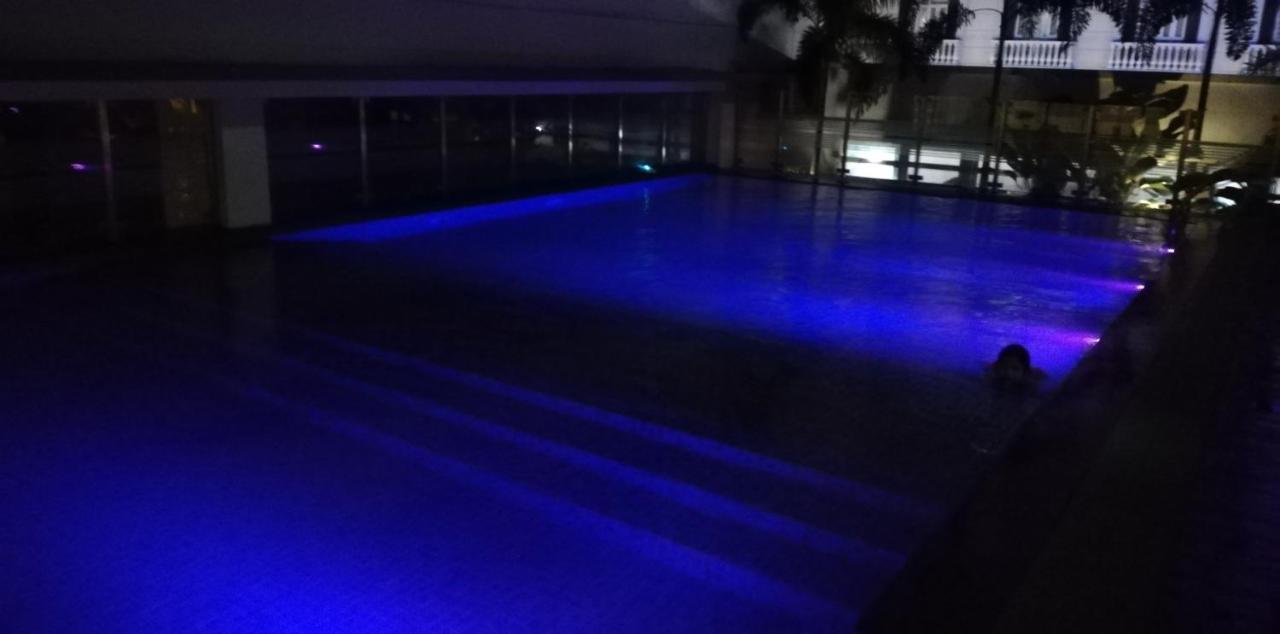 101 Newport Boulevard Pasay Buitenkant foto