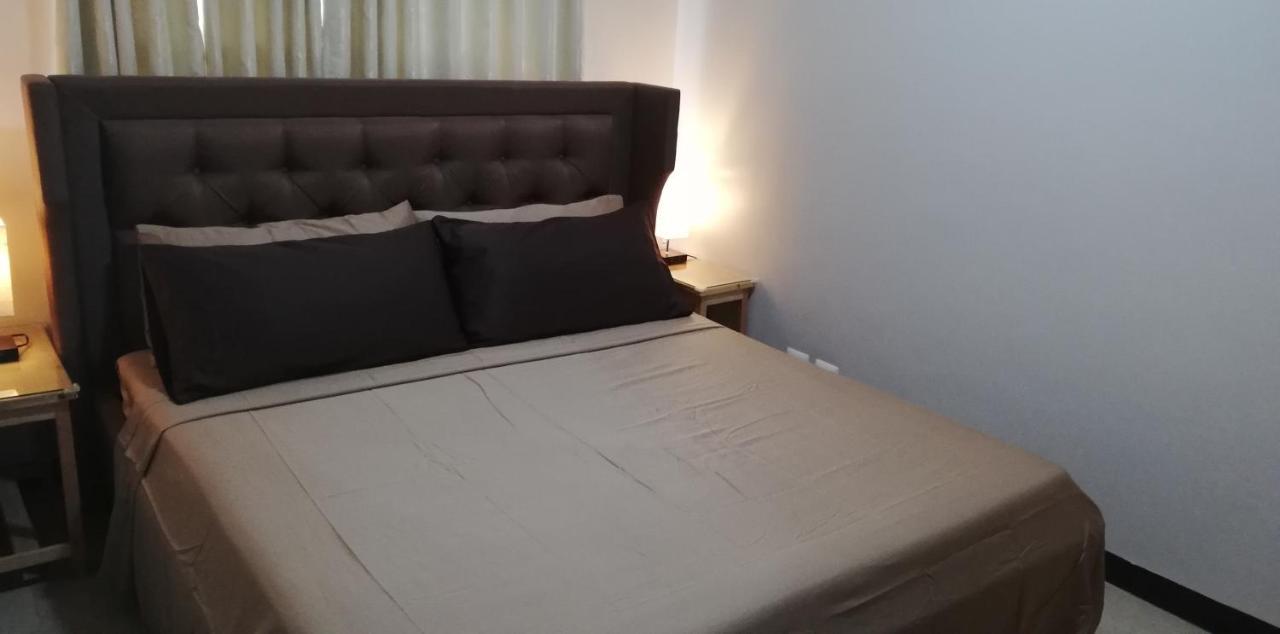 101 Newport Boulevard Pasay Buitenkant foto