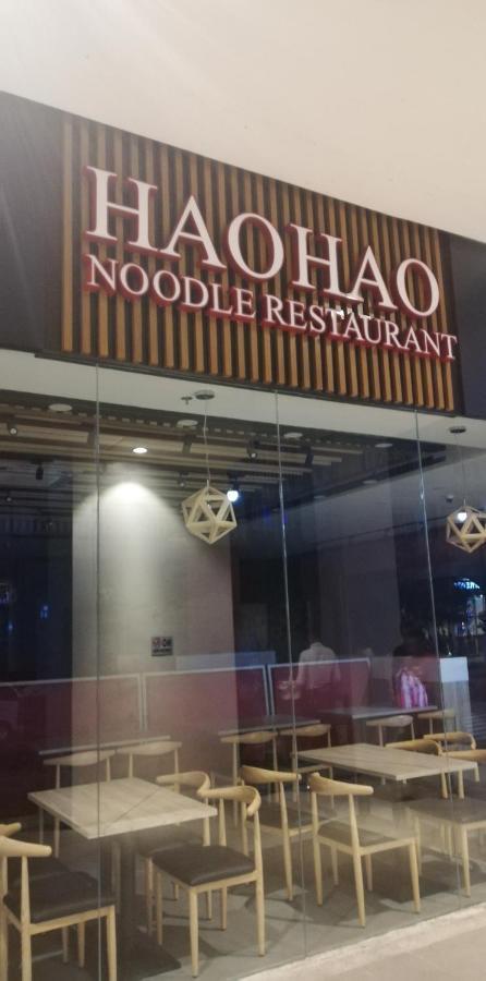 101 Newport Boulevard Pasay Buitenkant foto